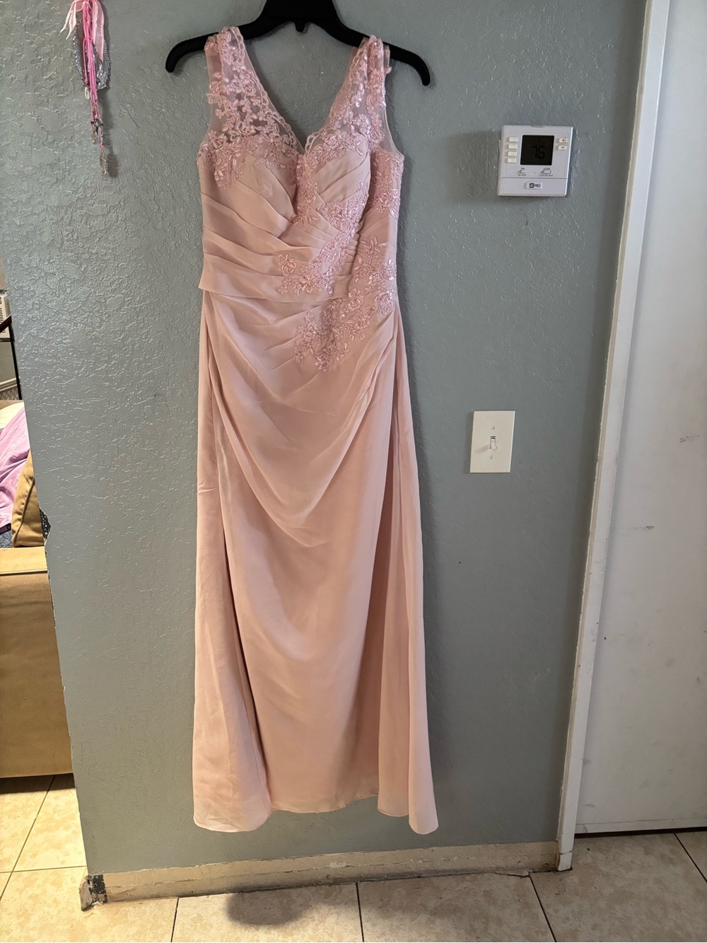 Elegant Lace-Applique Evening Dress in Blush